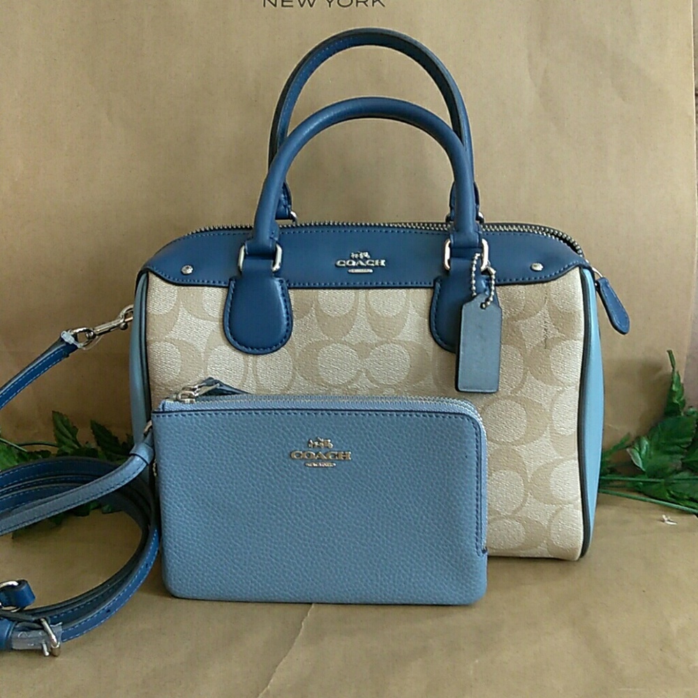 SALE 🌼NWT coach crossbody purse bag wristlet set